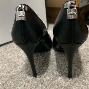 Michael Kors pumps Brand New!